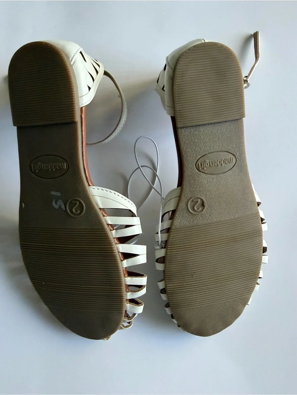 Madden Girl White Strappy Cutout Ankle‑Strap Sandals Size 2 Kids